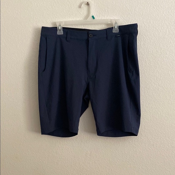 Travis Mathew Men's Navy Shorts Size 36” x 9” - Picture 1 of 6